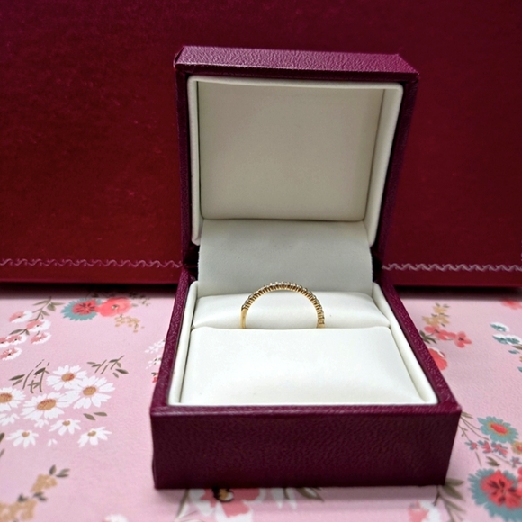 Helzberg Diamonds Gold Diamond Wedding Band - Picture 1 of 3